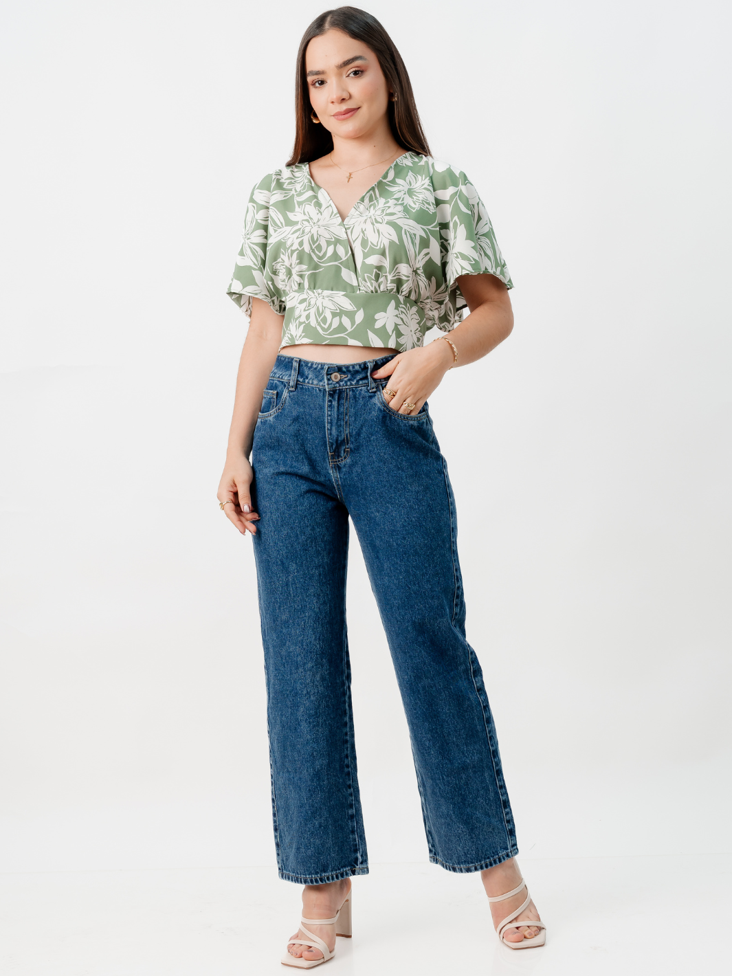 BLUSA CORTA CON MANGAS CON VUELO ROSIE VERDE/PERLA