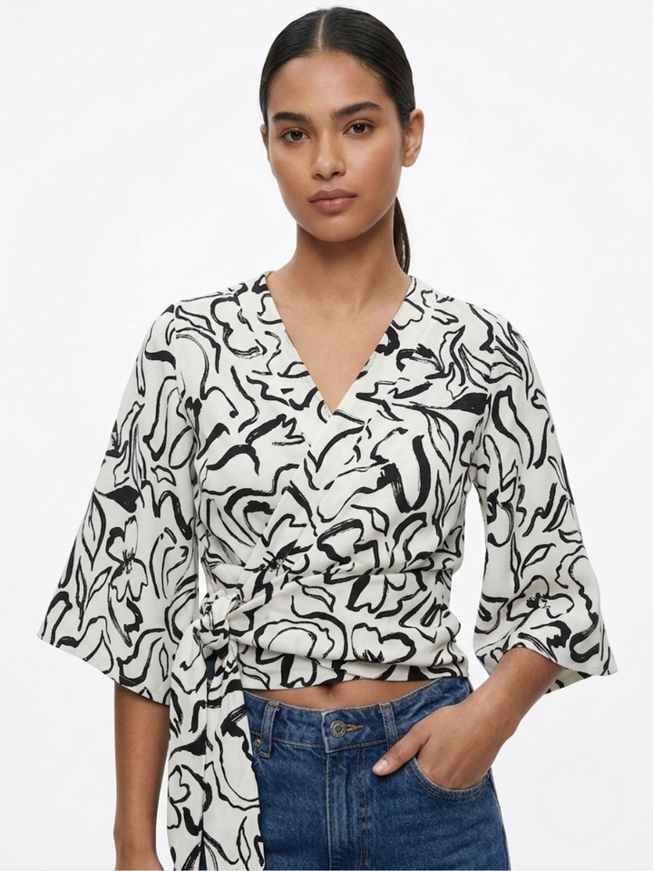 BLUSA ENVOLVENTE GERALDINE PERLA / NEGRO