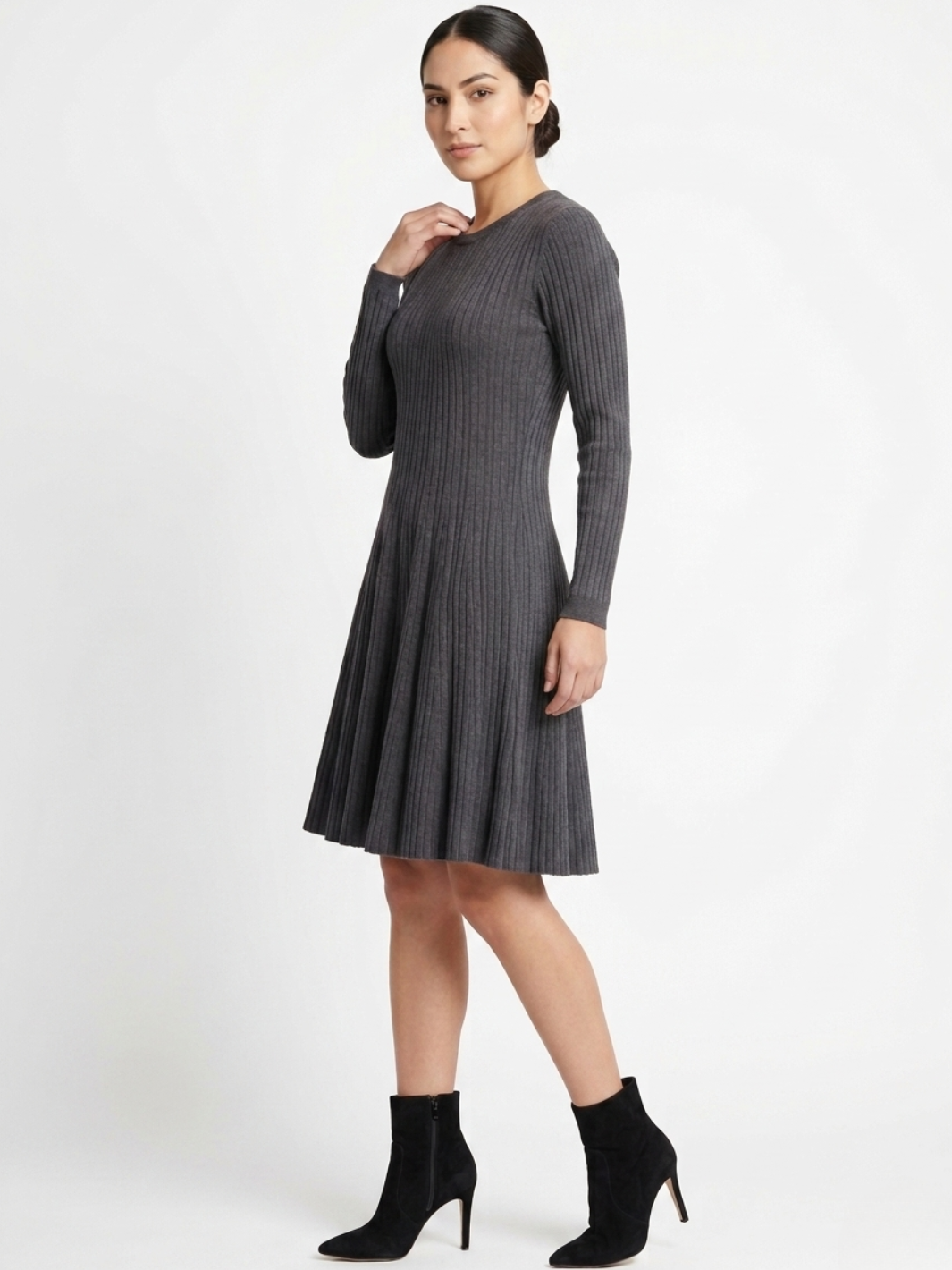 VESTIDO TEJIDO CON FALTA EN CORTE A JOANA GRIS