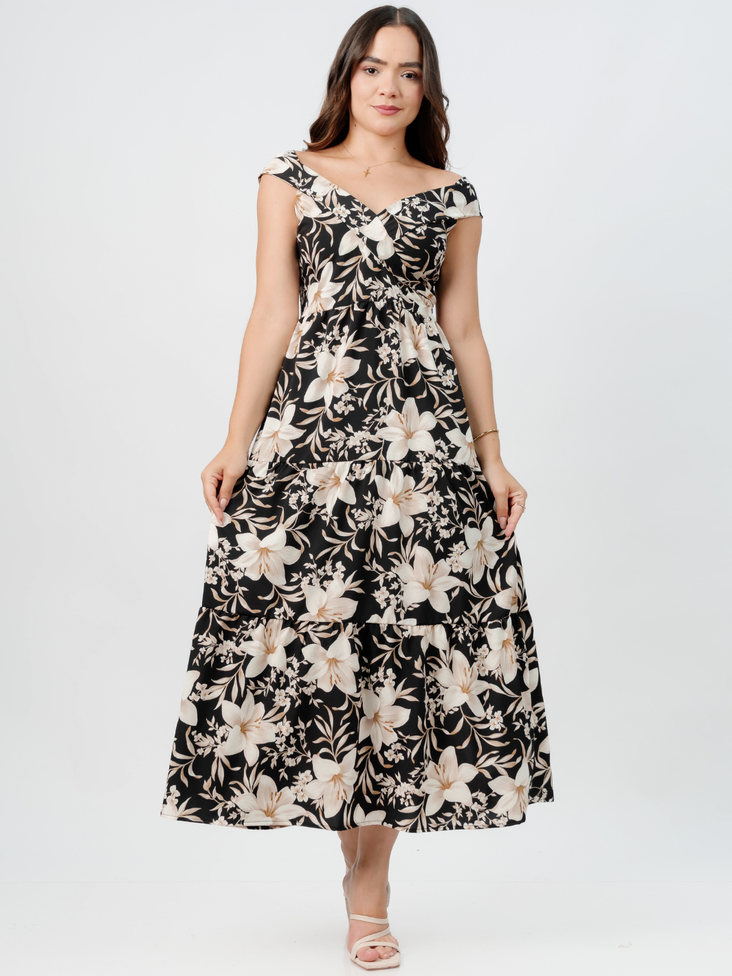 VESTIDO CASUAL CON ESCOTE SUTIL TERESA NEGRO FLOREADO