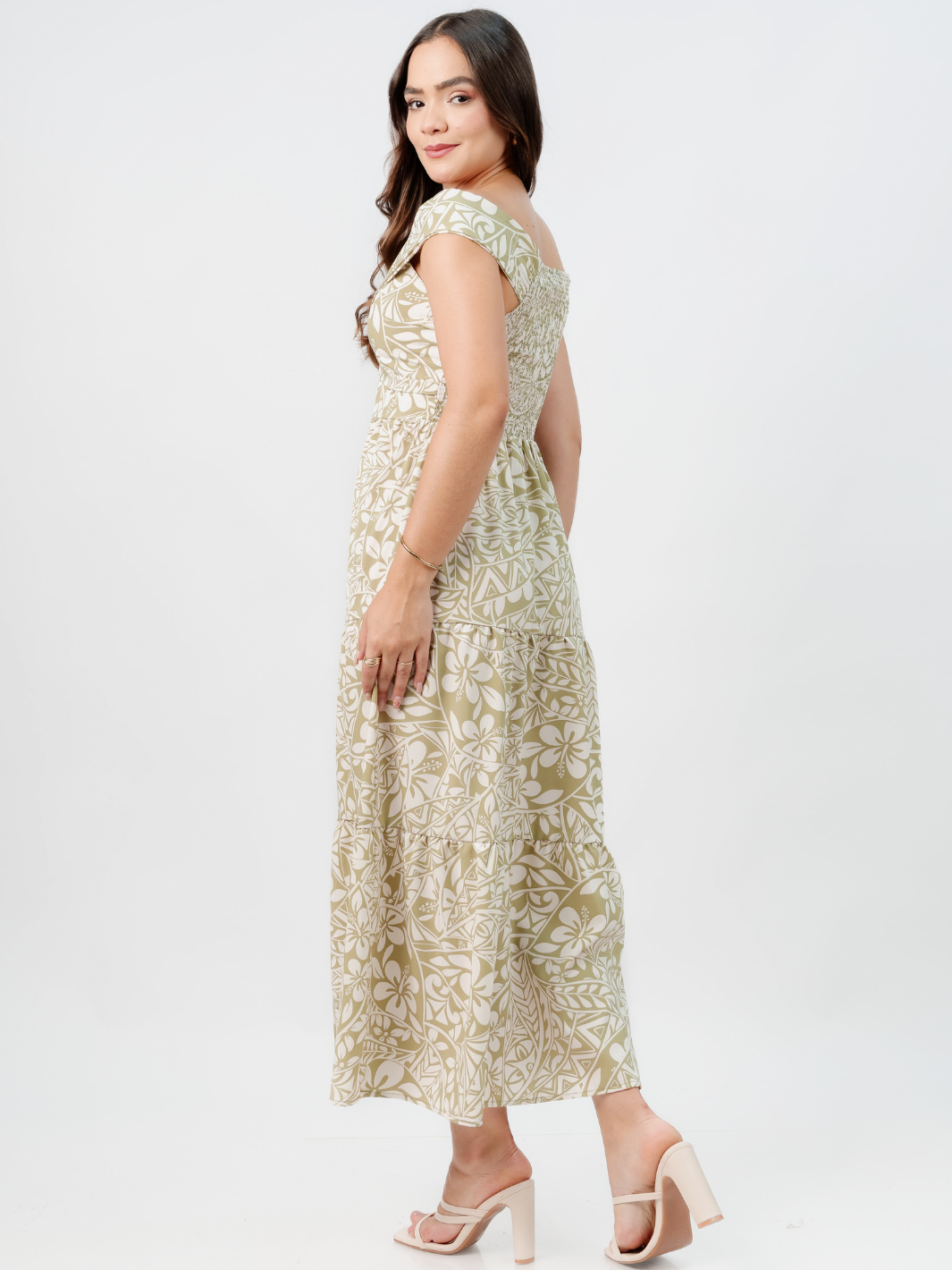 VESTIDO CASUAL CON ESCOTE SUTIL TERESA VERDE FLOREADO