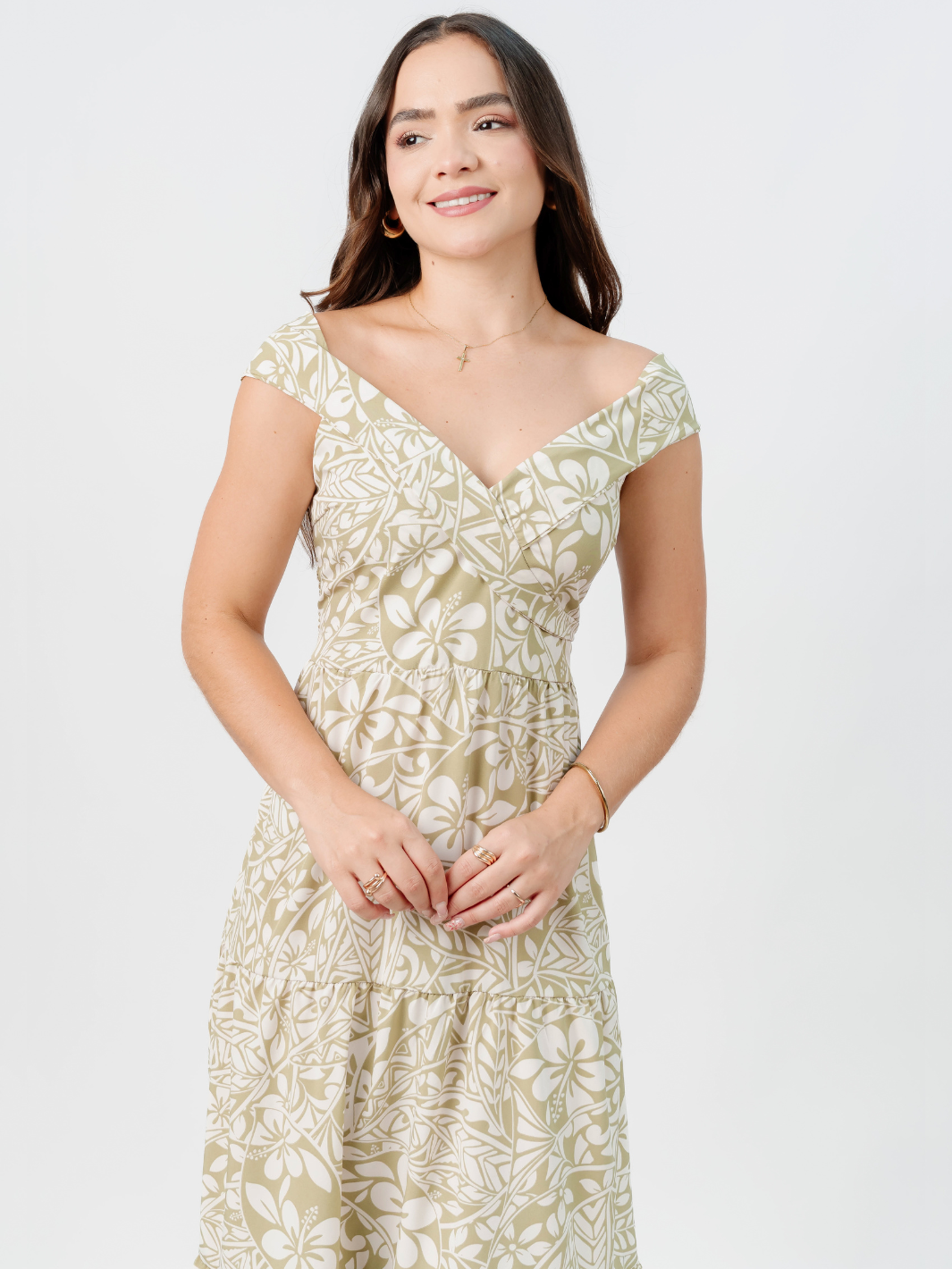 VESTIDO CASUAL CON ESCOTE SUTIL TERESA VERDE FLOREADO