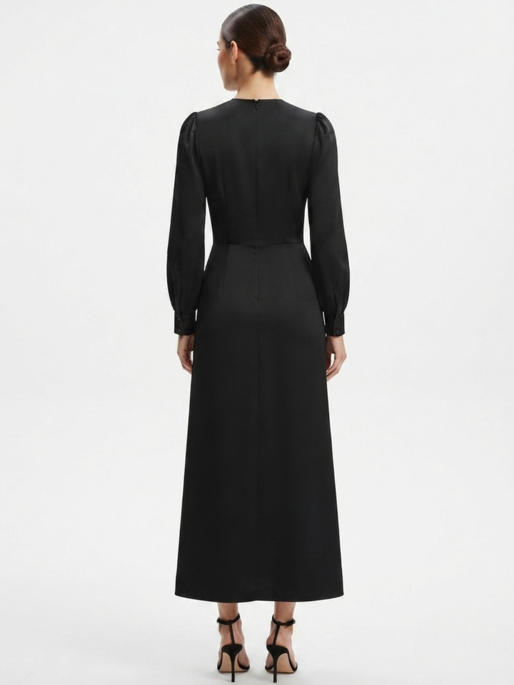 VESTIDO MANGA LARGA CON CUELLO CRUZADO Y CORTE A BARBARA NEGRO