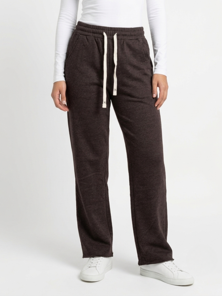PANTALON CASUAL EN TELA CHOMPERA REMY CHOCOLATE
