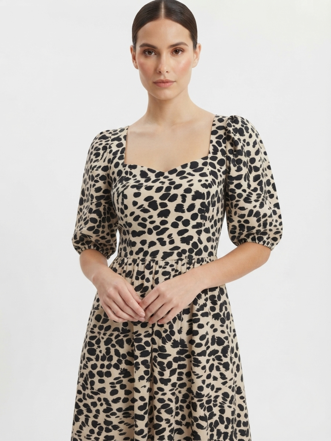 VESTIDO LARGO CON ESCOTE CORAZON FIORELLA BEIGE / NEGRO